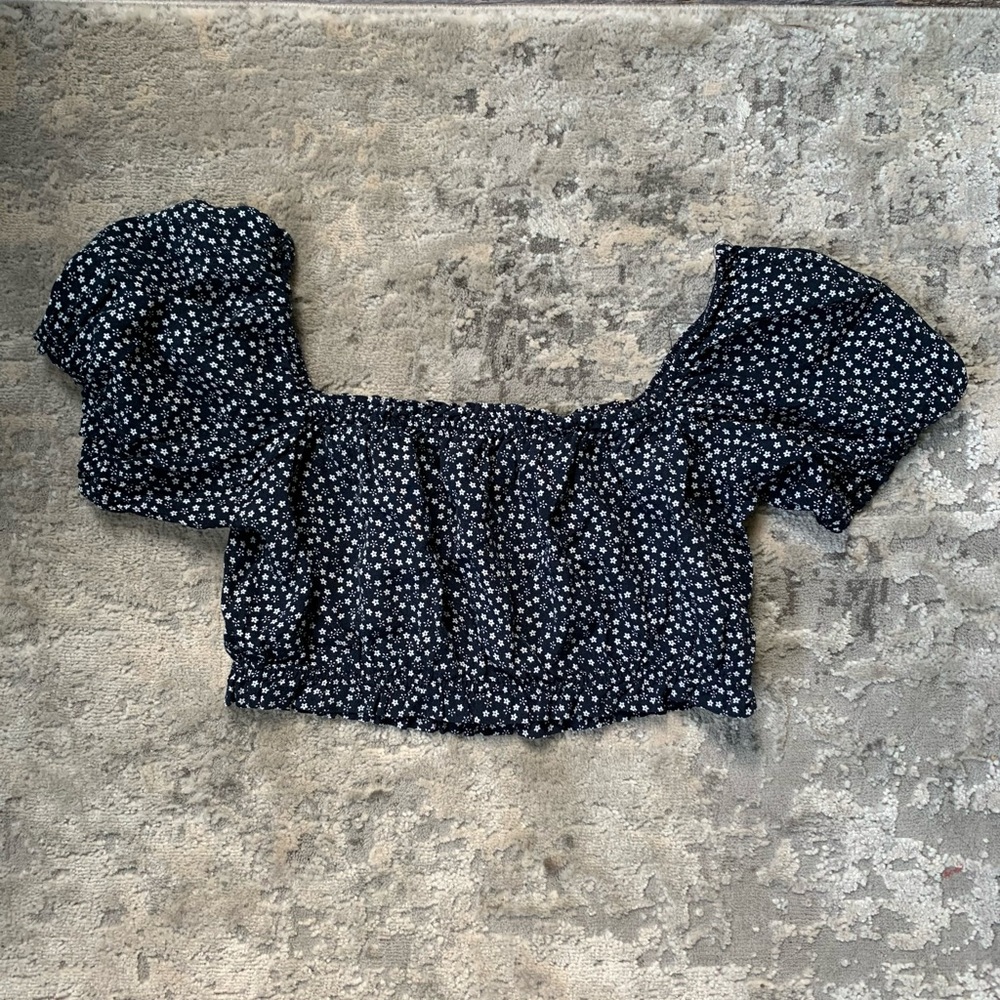 Brandy Melville cropped top